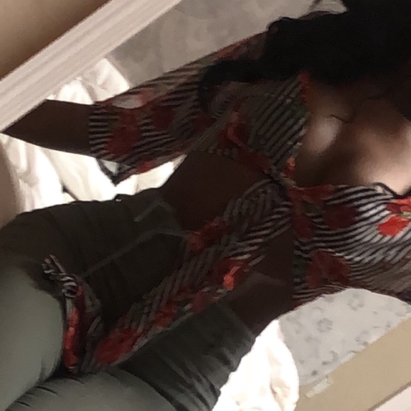 Mesh crop top - Picture 3 of 3